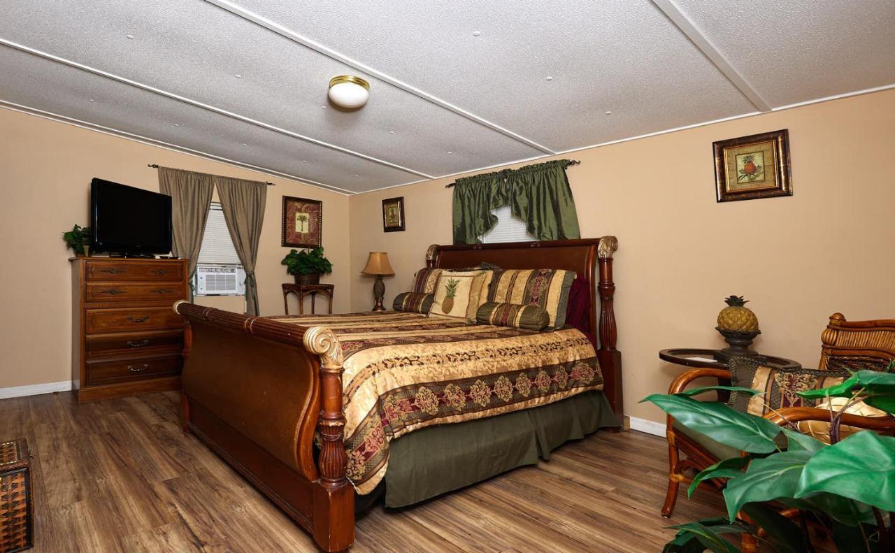 Room In Bb - Pleasant Days Bb Tropical Master Suite Homosassa Exteriér fotografie